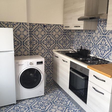 Apartamento La Dimora Delle Sirene Salerno Exterior foto
